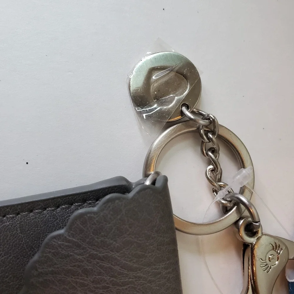 NWT Itzy Ritzy Cute N Clean Sanitizer Holder Charm Grey